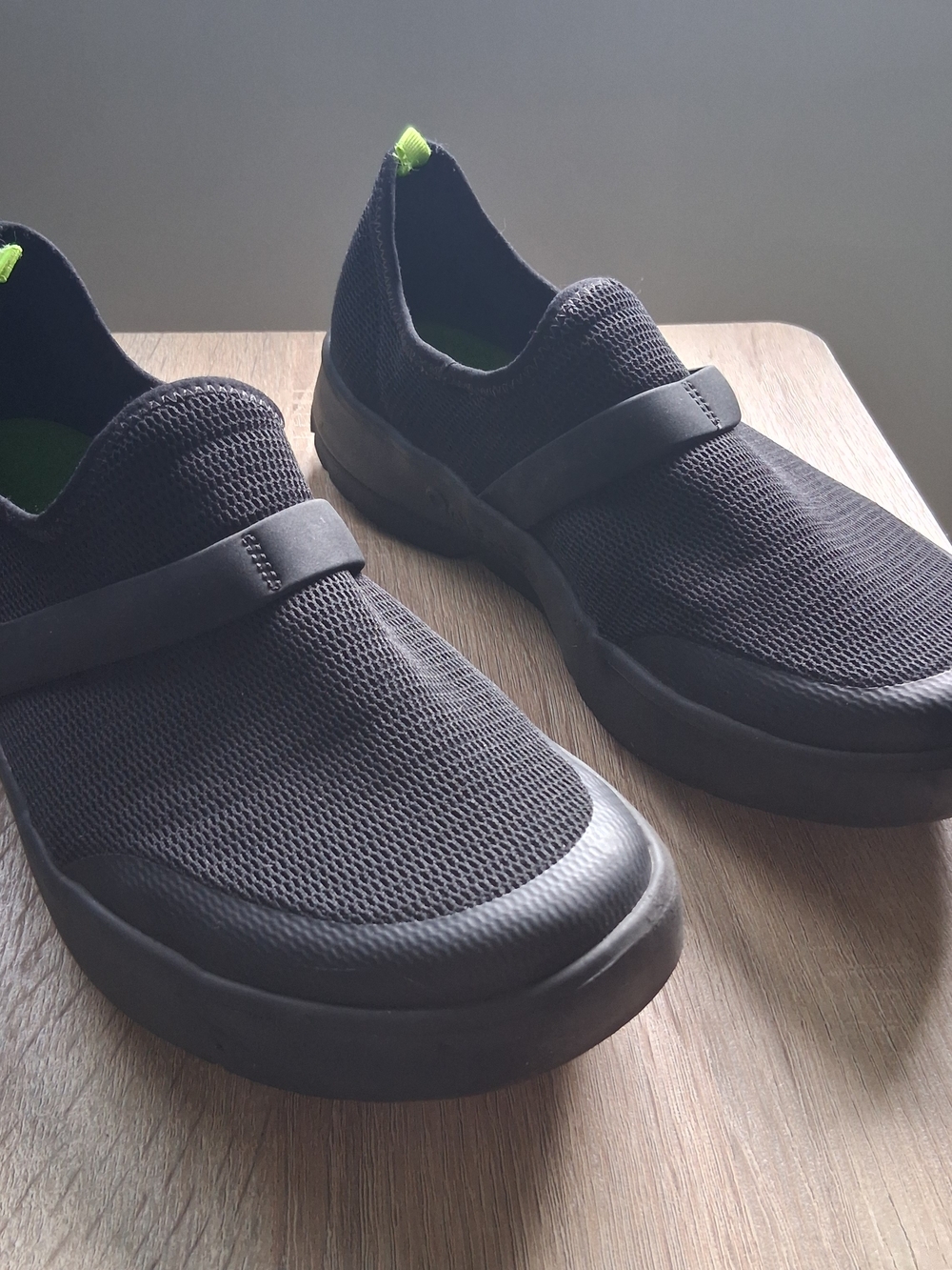 Oofos Slip-On Sneakers Women's Size 10